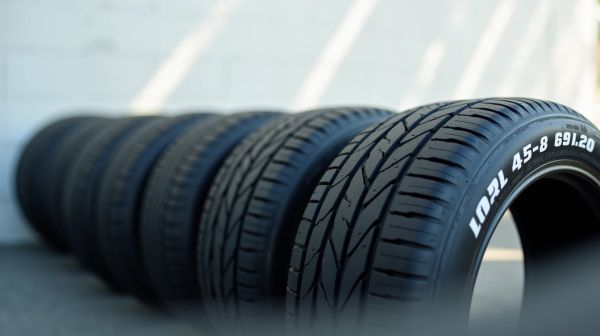 Trouver des pneus 255 40 R20 en promotion et livraison gratuite